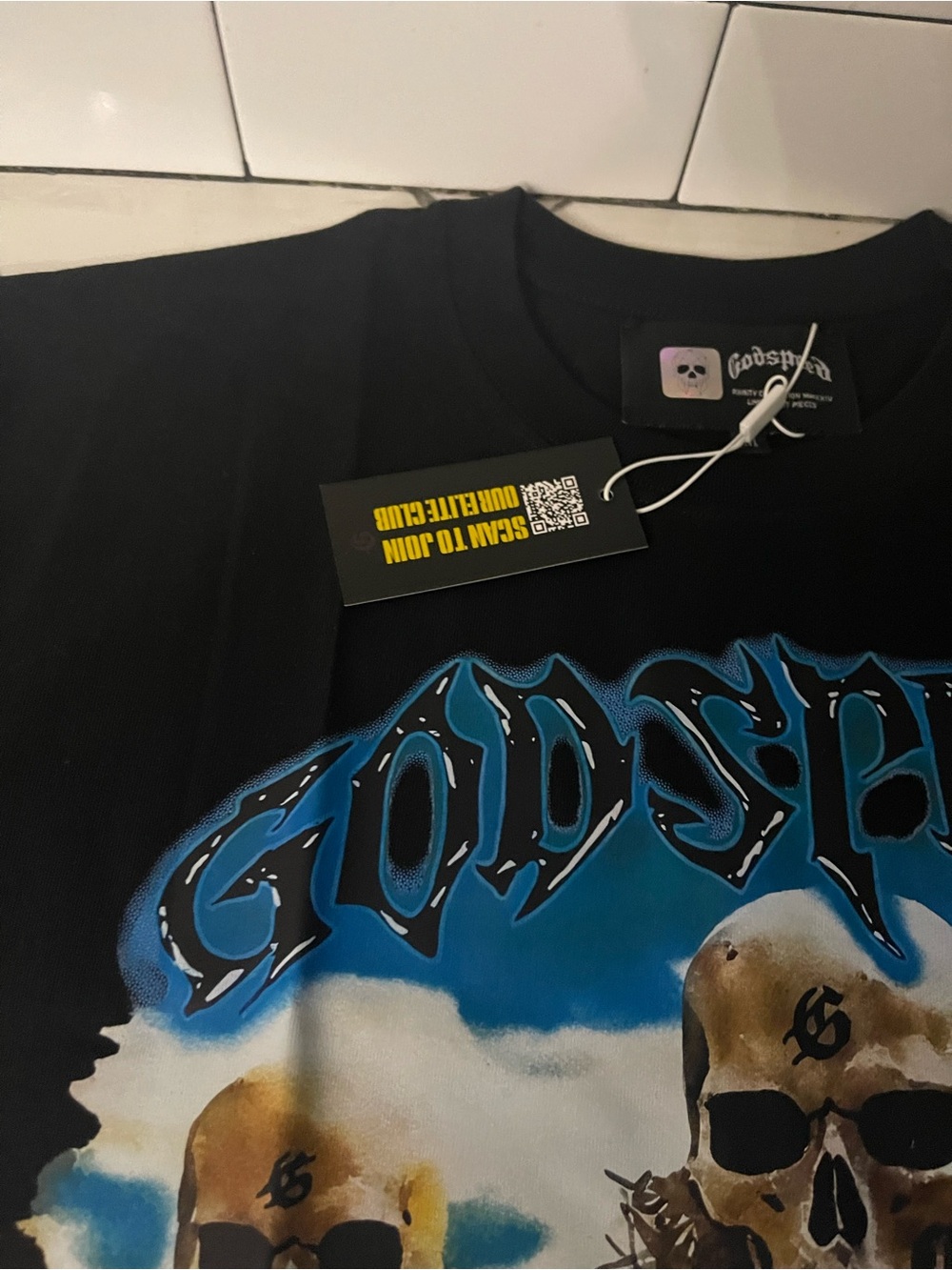 Mens Graphic Design Tee Size L. - Picture 5 of 6